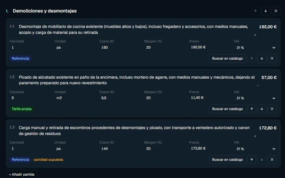 Editor de partidas de ObraSmart con cantidad, unidad, coste, margen e IVA de cada línea